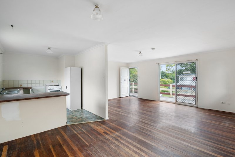 Photo - 6 Dunstan Drive, Deception Bay QLD 4508 - Image 2