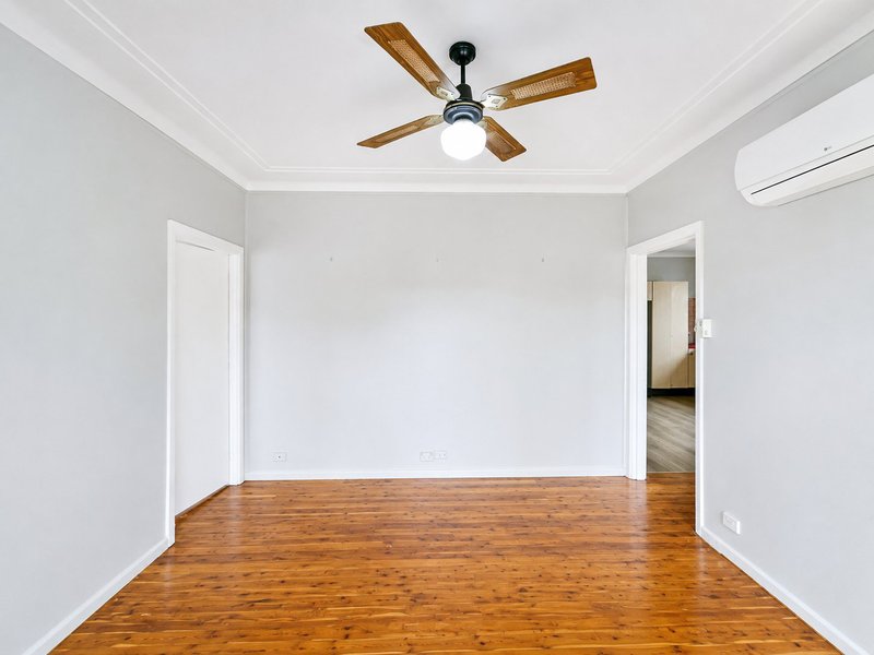 Photo - 6 Durham Street, Minto NSW 2566 - Image 4
