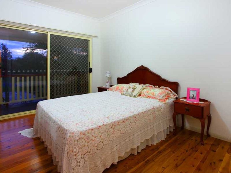 Photo - 6 Duror Street, Pacific Pines QLD 4211 - Image 11