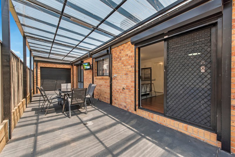 Photo - 6 Durrol Way, Caroline Springs VIC 3023 - Image 12