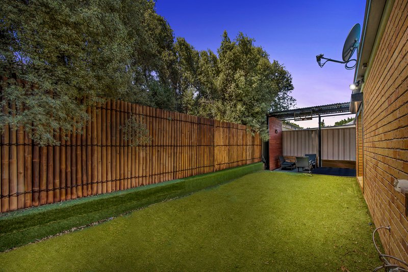 Photo - 6 Durrol Way, Caroline Springs VIC 3023 - Image 14