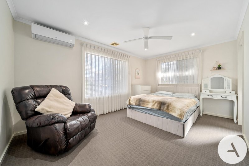 Photo - 6 Dymphna Place, Franklin ACT 2913 - Image 10