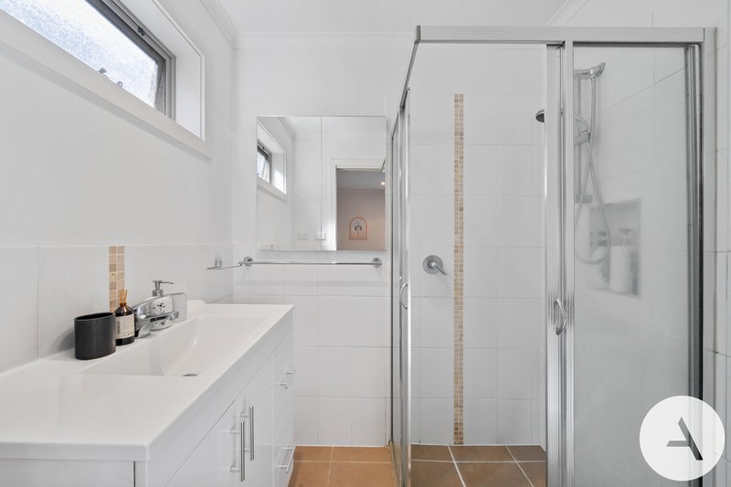 Photo - 6 Dymphna Place, Franklin ACT 2913 - Image 11