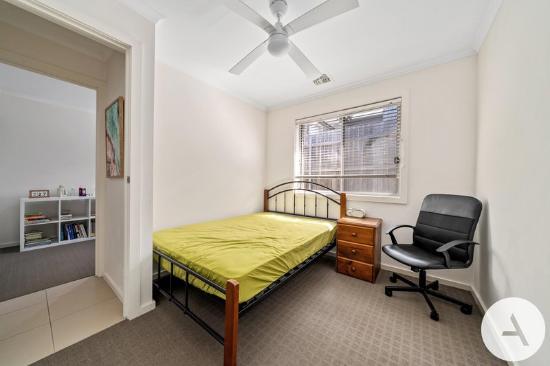 Photo - 6 Dymphna Place, Franklin ACT 2913 - Image 12