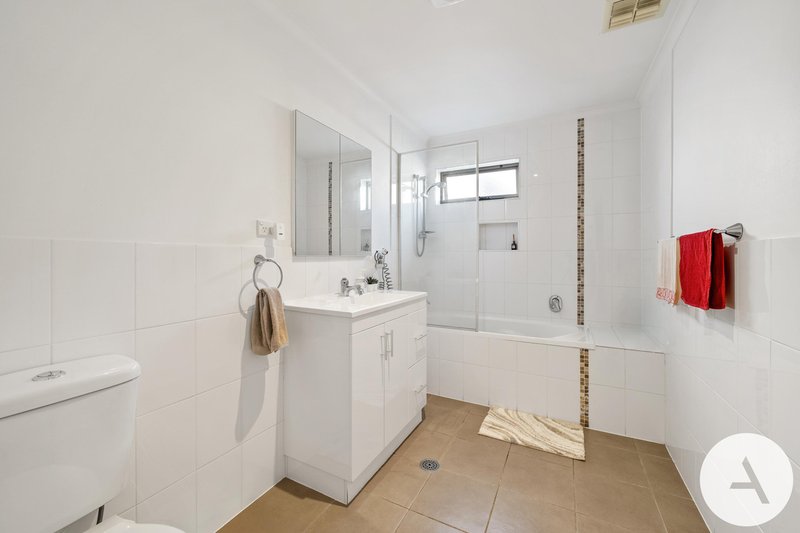Photo - 6 Dymphna Place, Franklin ACT 2913 - Image 14