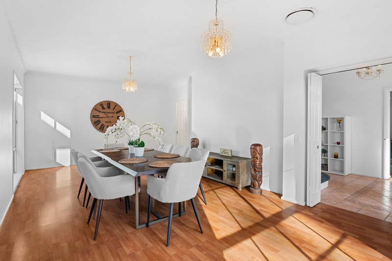 Photo - 6 Dyson Place, Glenmore Park NSW 2745 - Image 4