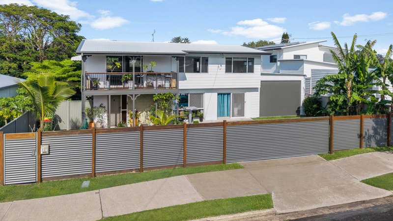 Photo - 6 Earnshaw Street, Golden Beach QLD 4551 - Image 1