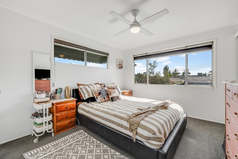 Photo - 6 Earnshaw Street, Golden Beach QLD 4551 - Image 11