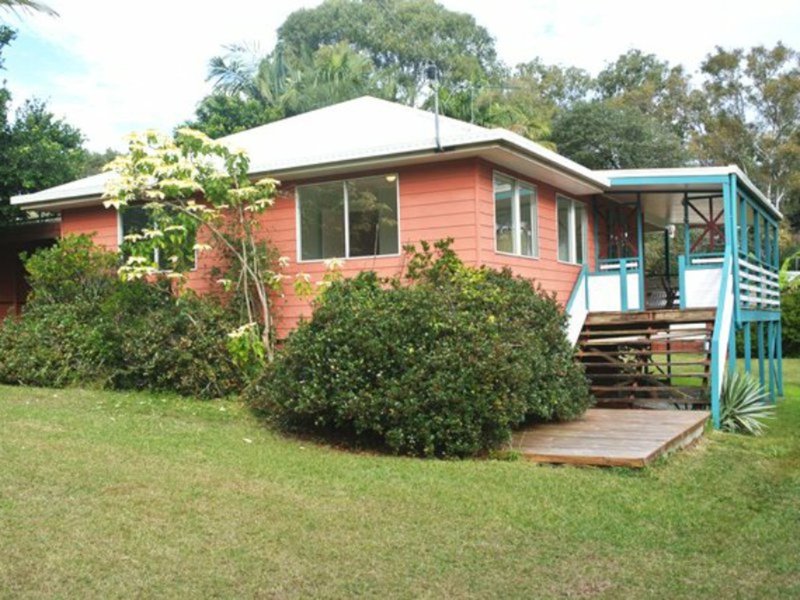 6 Eastbourne Terrace, Macleay Island QLD 4184