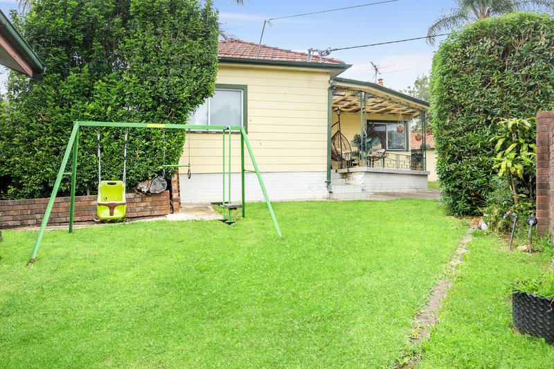 Photo - 6 Eddystone Road, Bexley NSW 2207 - Image 6