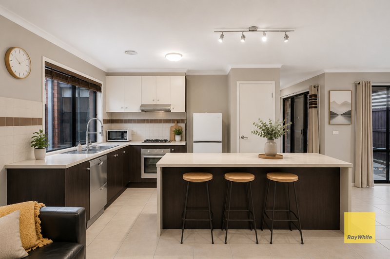 Photo - 6 Edgevale Way, Tarneit VIC 3029 - Image 4