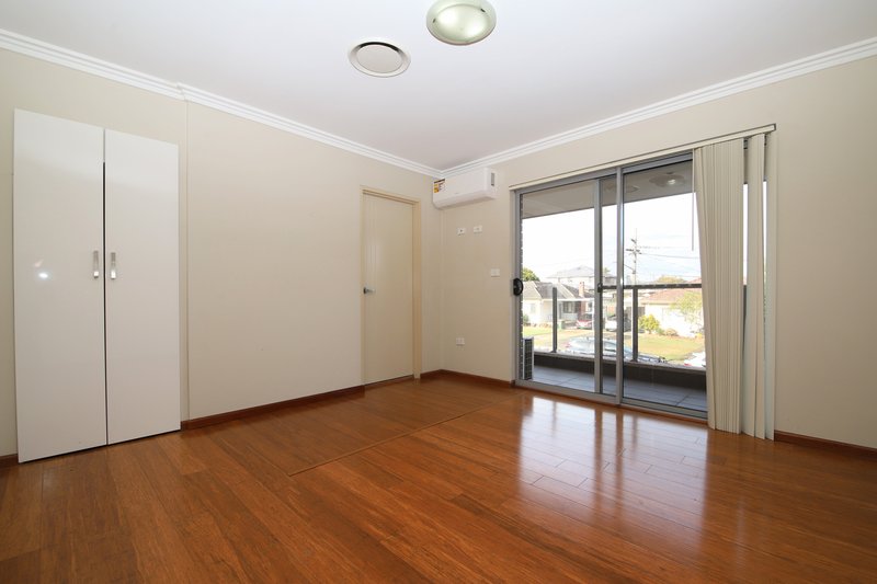 Photo - 6 Edinburgh Drive, Revesby Heights NSW 2212 - Image 7