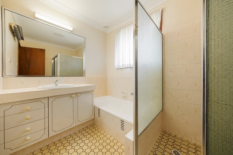 Photo - 6 Edith Street, Girraween NSW 2145 - Image 9