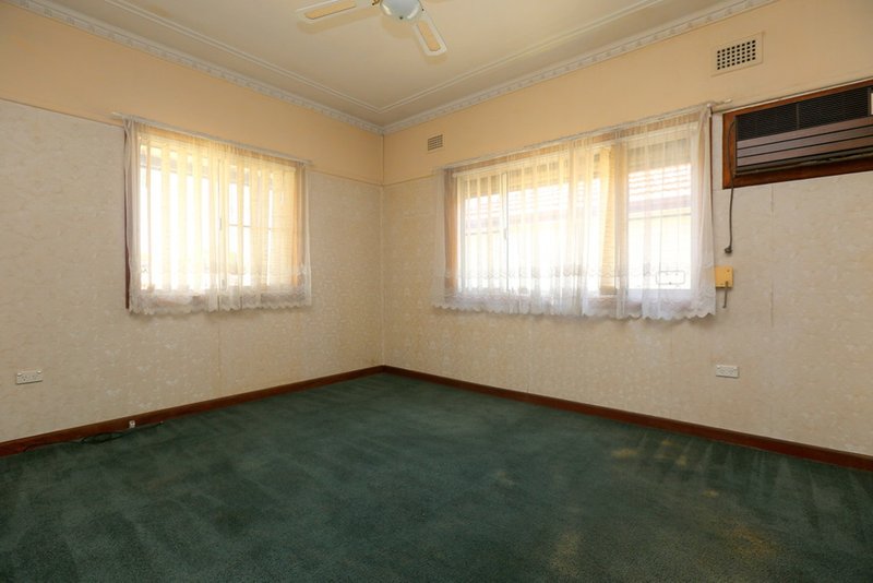 Photo - 6 Elizabeth Crescent, Yagoona NSW 2199 - Image 3