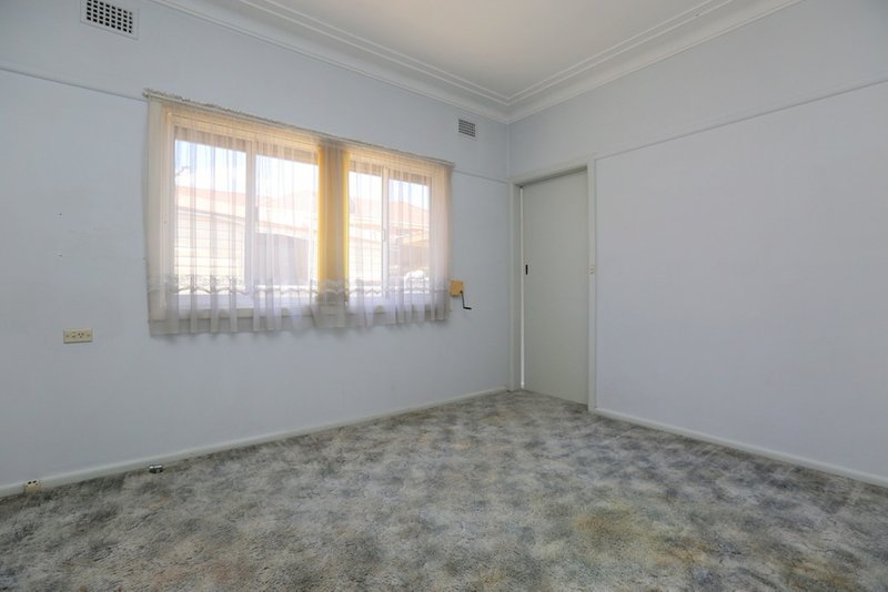 Photo - 6 Elizabeth Crescent, Yagoona NSW 2199 - Image 6