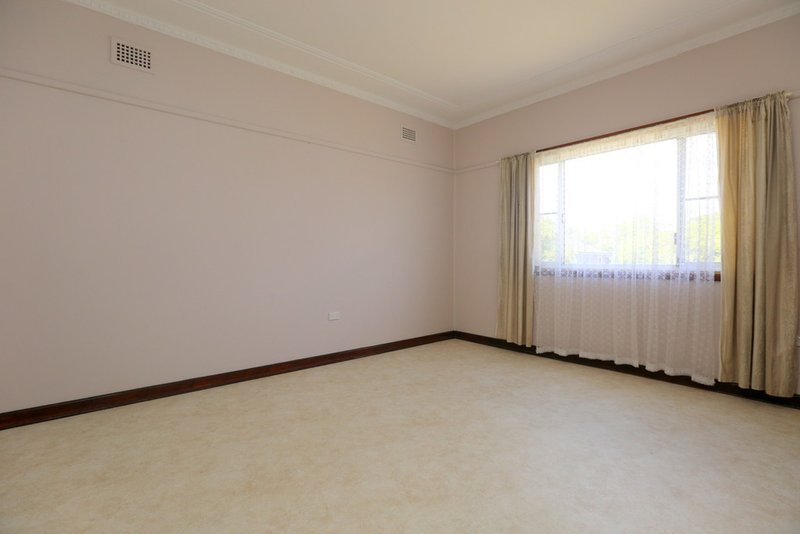 Photo - 6 Elizabeth Crescent, Yagoona NSW 2199 - Image 7