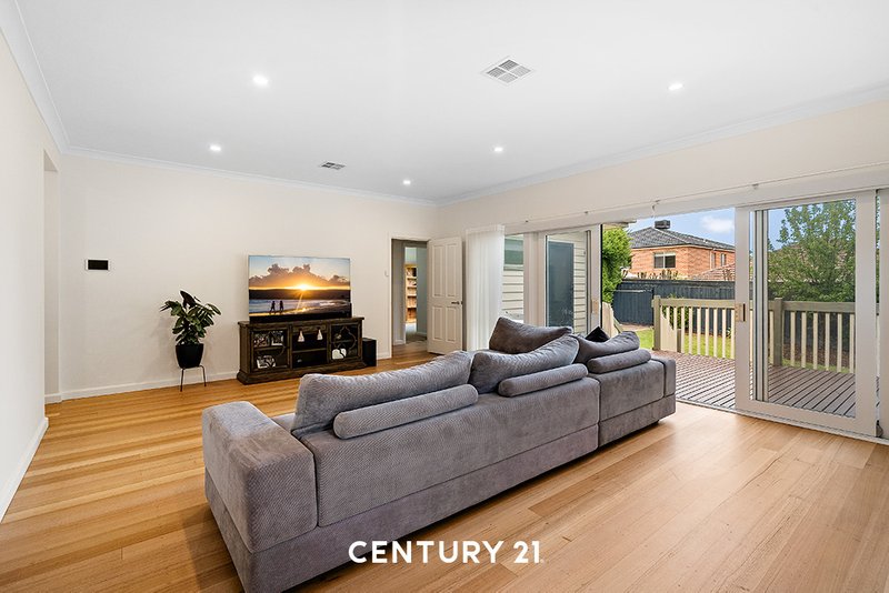 Photo - 6 Ellen Street, Bentleigh East VIC 3165 - Image 3