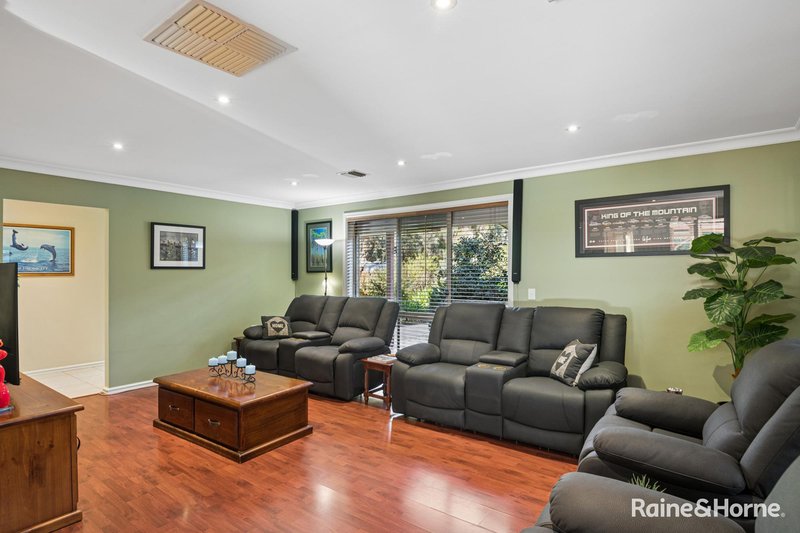 Photo - 6 Elmwood Court, Onkaparinga Hills SA 5163 - Image 3