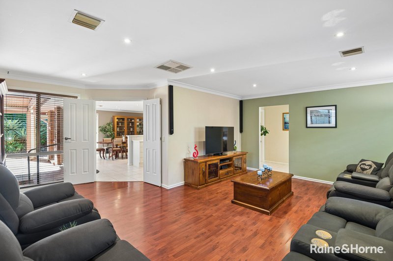 Photo - 6 Elmwood Court, Onkaparinga Hills SA 5163 - Image 5