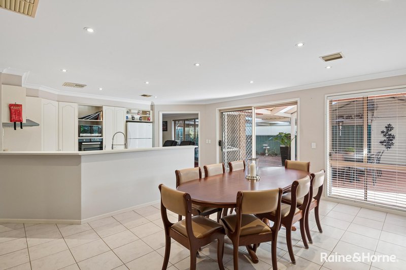 Photo - 6 Elmwood Court, Onkaparinga Hills SA 5163 - Image 9