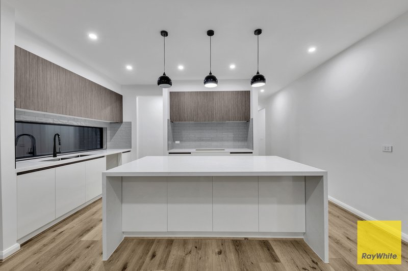 Photo - 6 Eloara Street, Tarneit VIC 3029 - Image 8