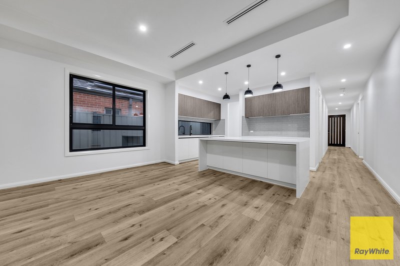 Photo - 6 Eloara Street, Tarneit VIC 3029 - Image 10