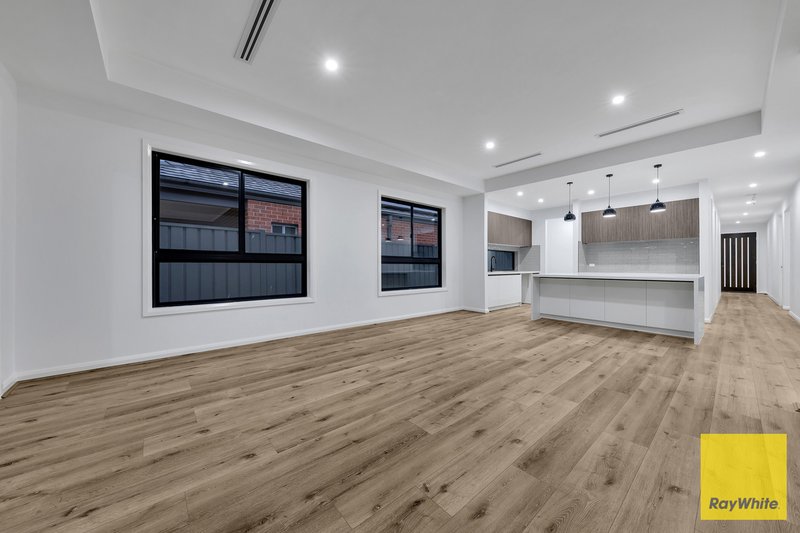 Photo - 6 Eloara Street, Tarneit VIC 3029 - Image 11