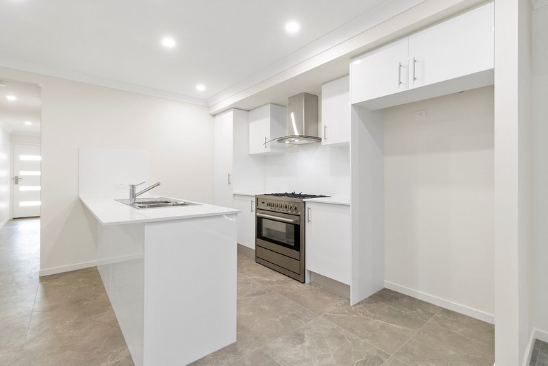 Photo - 6 Elon Street, Park Ridge QLD 4125 - Image 3