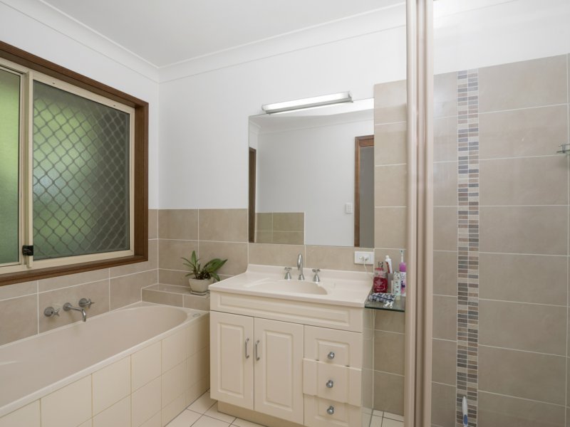 Photo - 6 Elsemore Court, Carrara QLD 4211 - Image 13