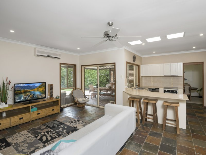 Photo - 6 Elsemore Court, Carrara QLD 4211 - Image 5