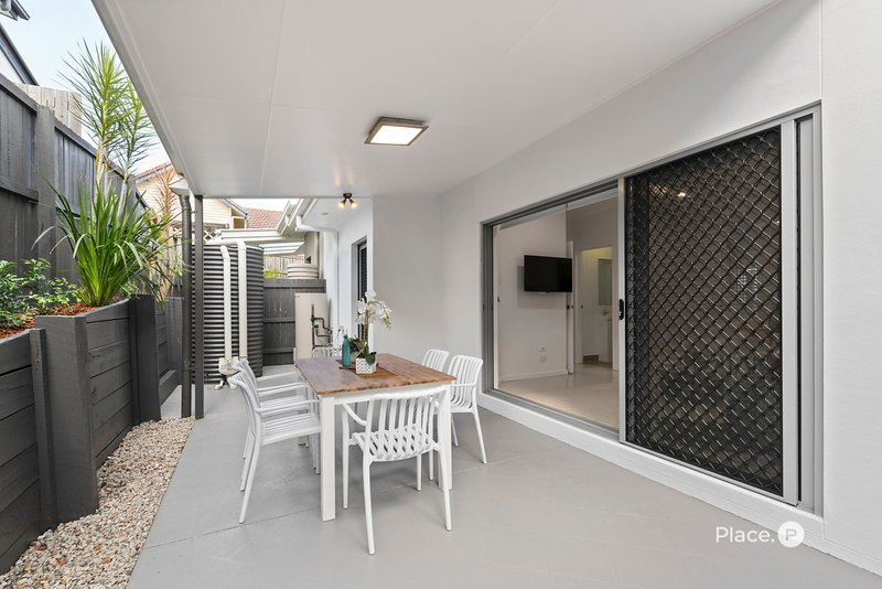 Photo - 6 Embie Street, Holland Park West QLD 4121 - Image 12