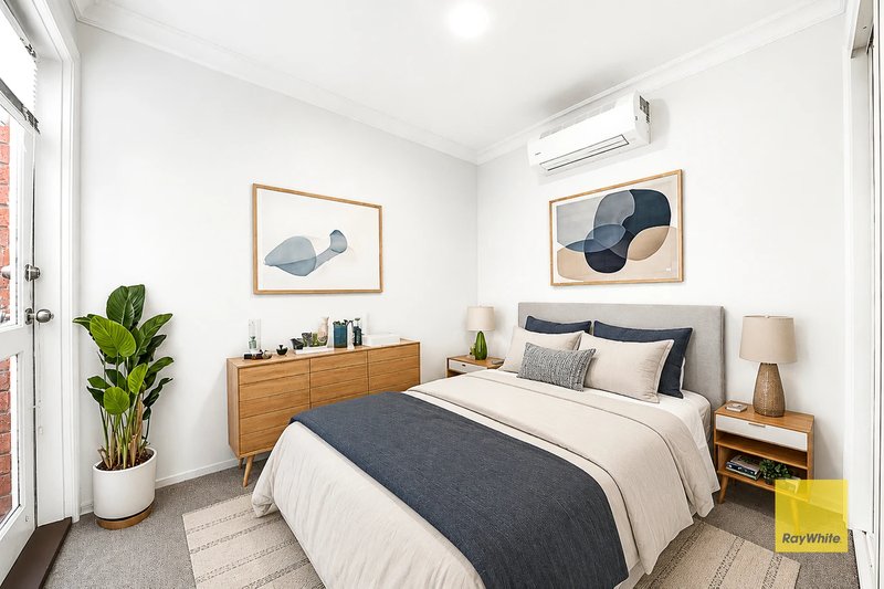 Photo - 6 Emerald Terrace, Werribee VIC 3030 - Image 5