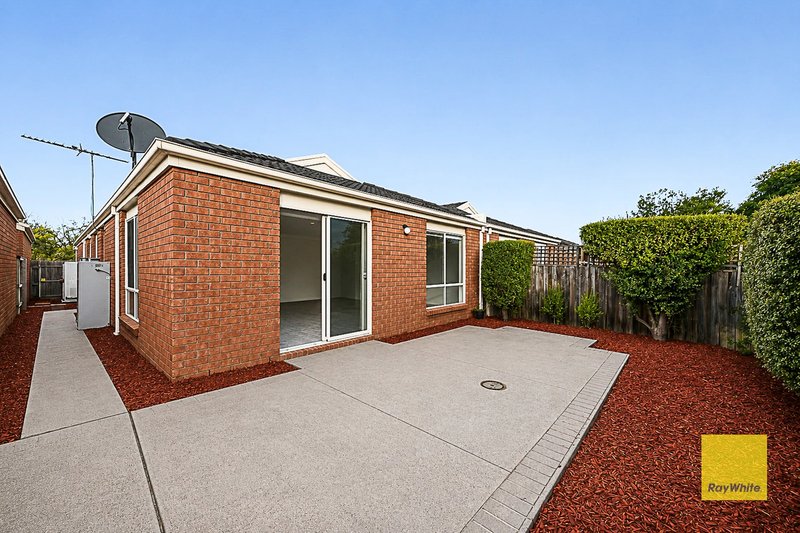 Photo - 6 Emerald Terrace, Werribee VIC 3030 - Image 9