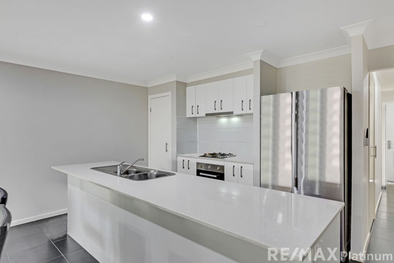 Photo - 6 Eminence Ave , Narangba QLD 4504 - Image 3