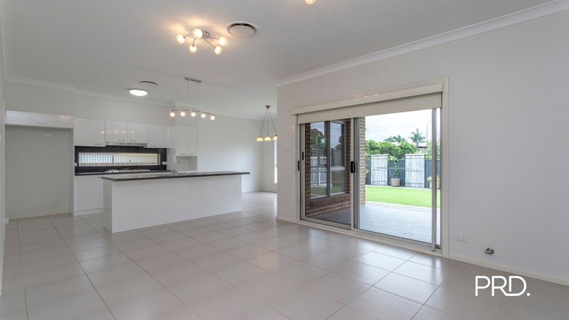 Photo - 6 Empire Circuit, Penrith NSW 2750 - Image 1