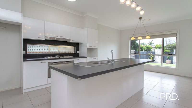 Photo - 6 Empire Circuit, Penrith NSW 2750 - Image 2