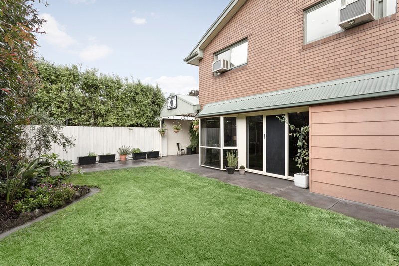 Photo - 6 Emville Court, Cheltenham VIC 3192 - Image 10