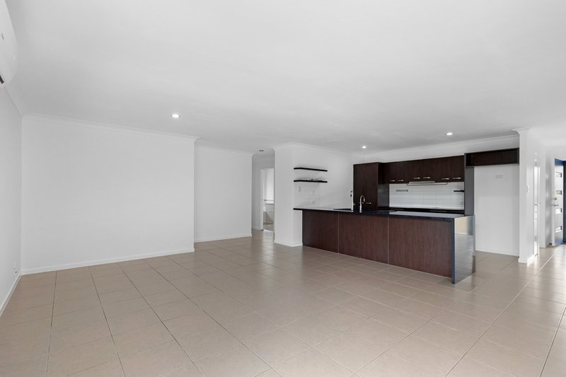 Photo - 6 Endeavour Way, Eli Waters QLD 4655 - Image 6