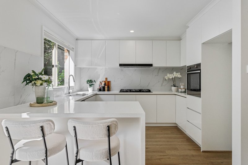 Photo - 6 Enfield Place, Forest Hill VIC 3131 - Image 5