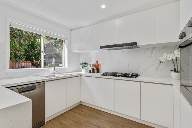 Photo - 6 Enfield Place, Forest Hill VIC 3131 - Image 6