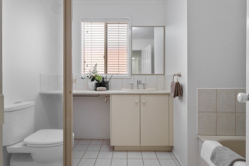 Photo - 6 Enfield Place, Forest Hill VIC 3131 - Image 9