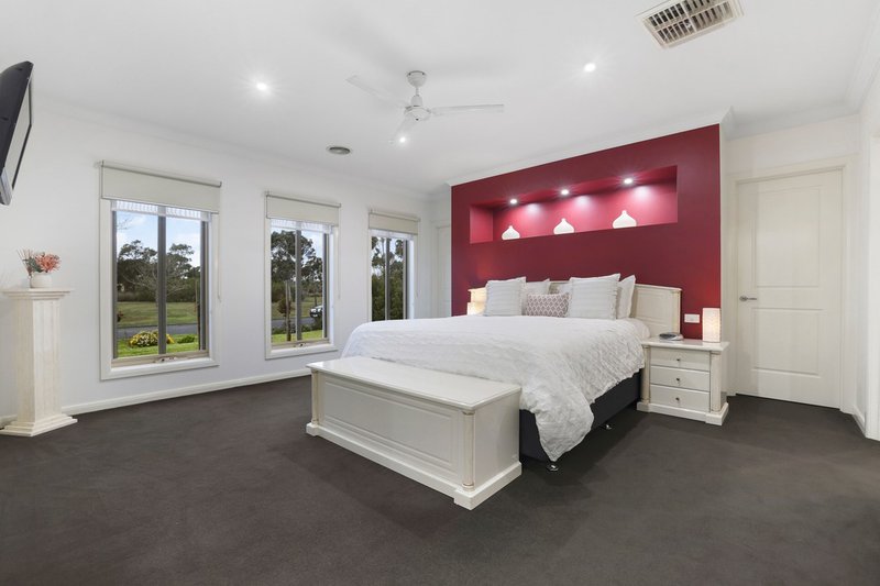 Photo - 6 Eppalock Drive, Manor Lakes VIC 3024 - Image 2