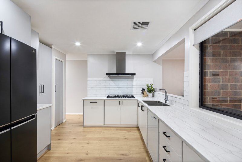Photo - 6 Erin Place, O'Halloran Hill SA 5158 - Image 3