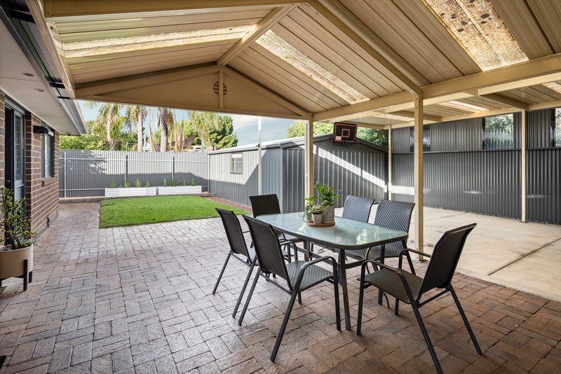 Photo - 6 Erin Place, O'Halloran Hill SA 5158 - Image 4