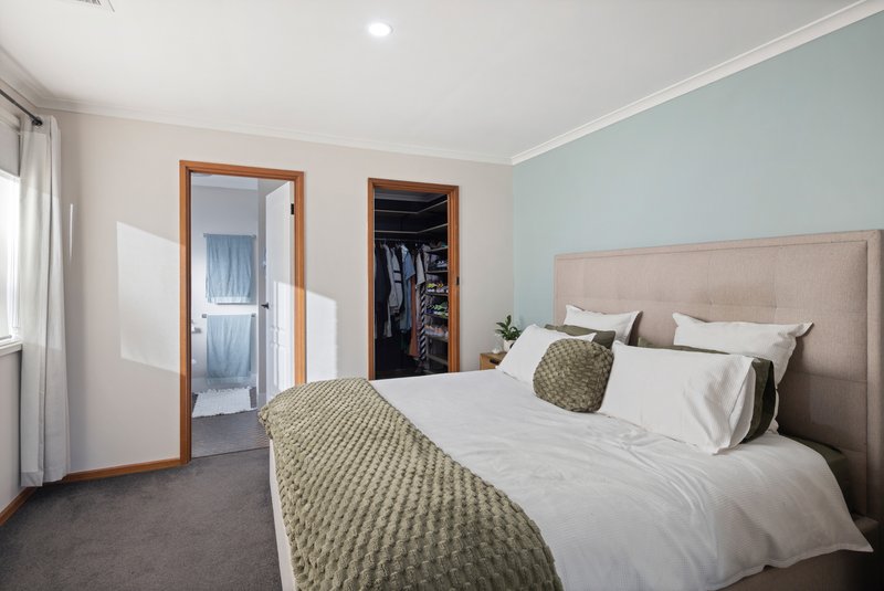 Photo - 6 Erin Place, O'Halloran Hill SA 5158 - Image 14