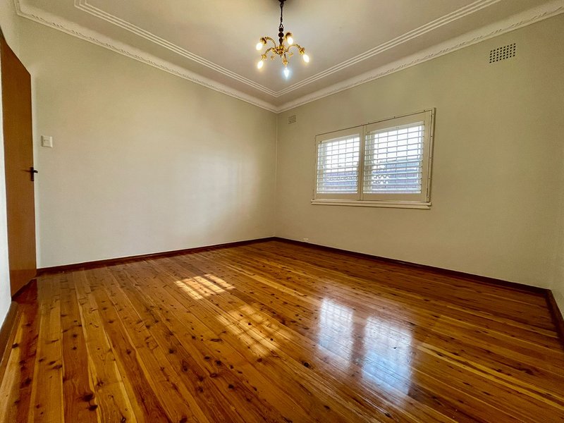 Photo - 6 Erskine Street, Riverwood NSW 2210 - Image 4