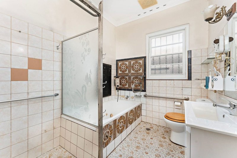 Photo - 6 Erskine Street, Riverwood NSW 2210 - Image 7