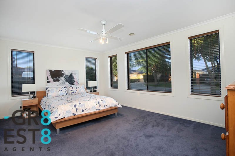 Photo - 6 Essex Court, Cranbourne East VIC 3977 - Image 7