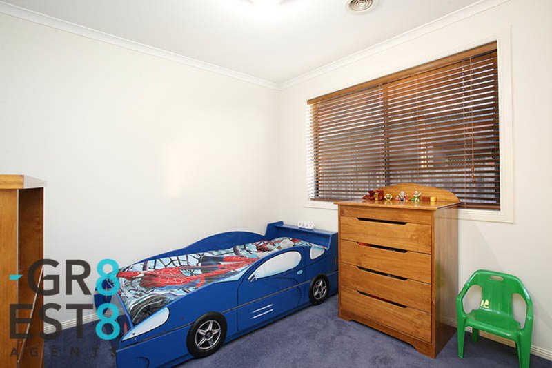 Photo - 6 Essex Court, Cranbourne East VIC 3977 - Image 11