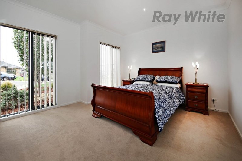 Photo - 6 Etchell Court, Point Cook VIC 3030 - Image 6